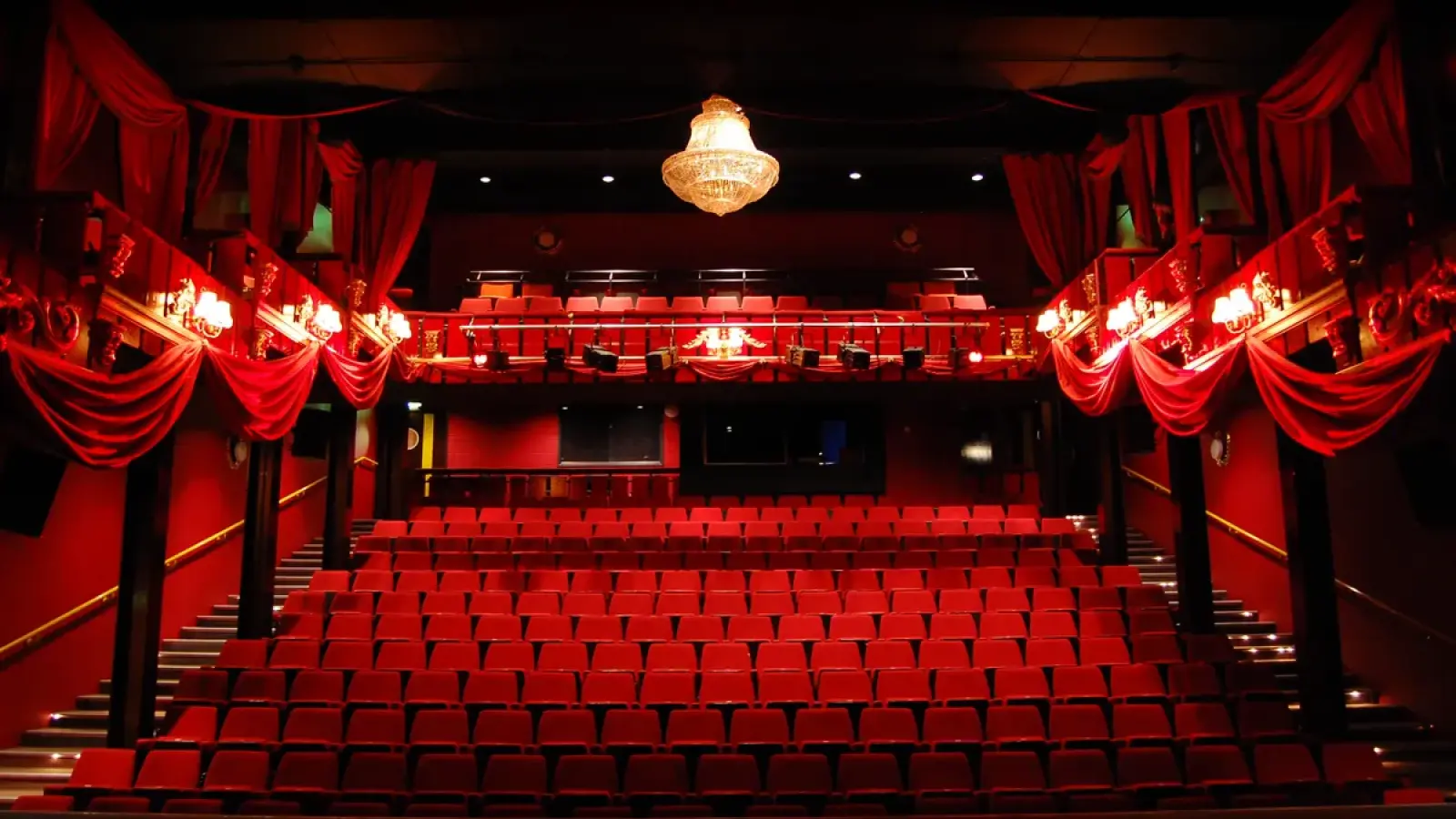 Teatrul Roșu