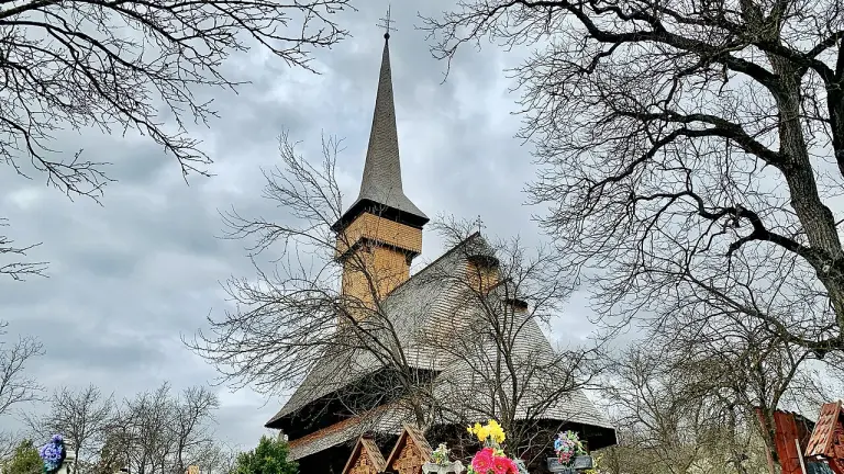 Biserica Sfânta Paraschiva - Comuna Deseşti