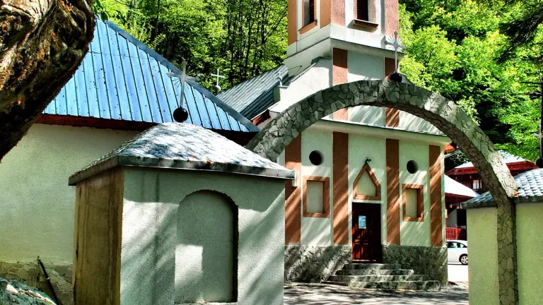 Mănăstirea Călugăra - Ciclova-Română