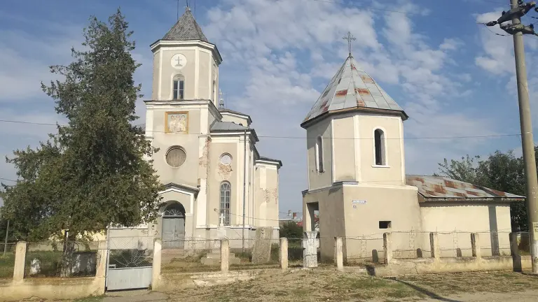 Biserica Sfinții Trei Ierarhi Islaz - Islaz