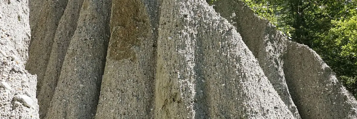 Piramidele din Valea Stăncioiului