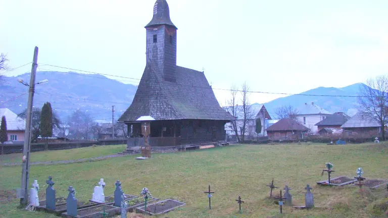 Biserica de lemn din Poienile de sub Munte - Comuna Poienile de sub Munte