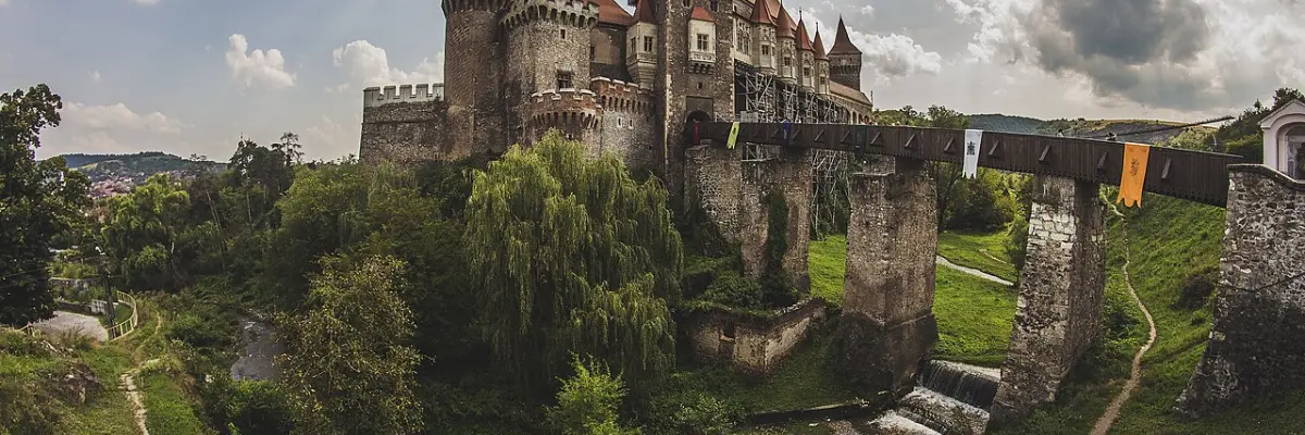 Castelul Corvinilor