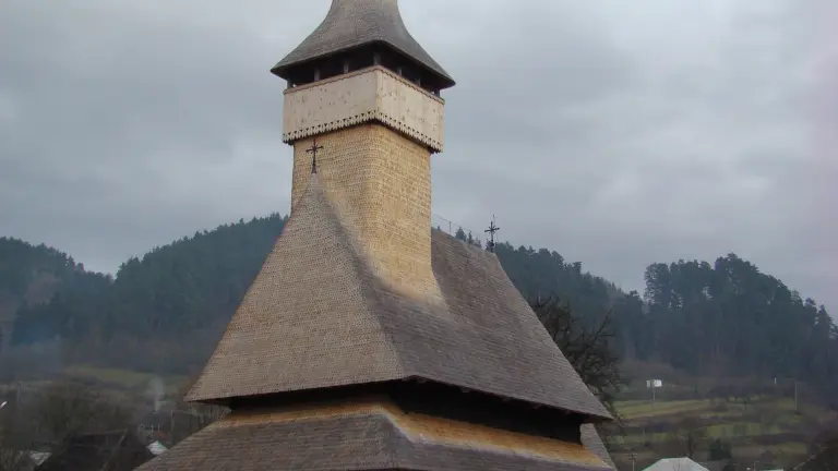 Sfinții Arhangheli Mihail și Gavriil - Rozavlea